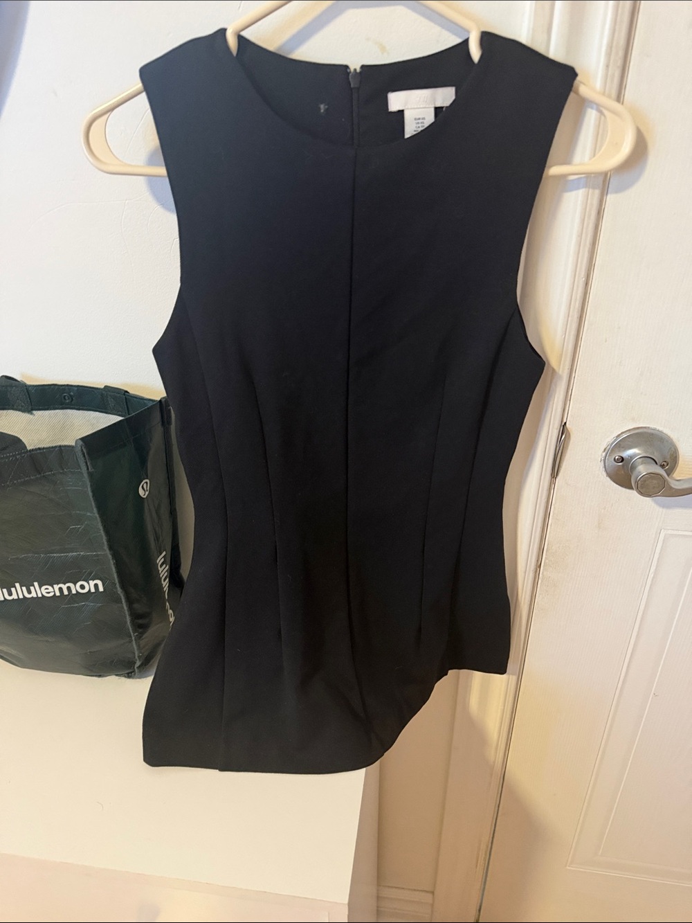 H&M Black Sleeveless Dress Top